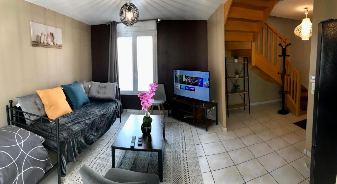 Agréable maison proche Gare avec parking gratuit Le Mans Esterno foto