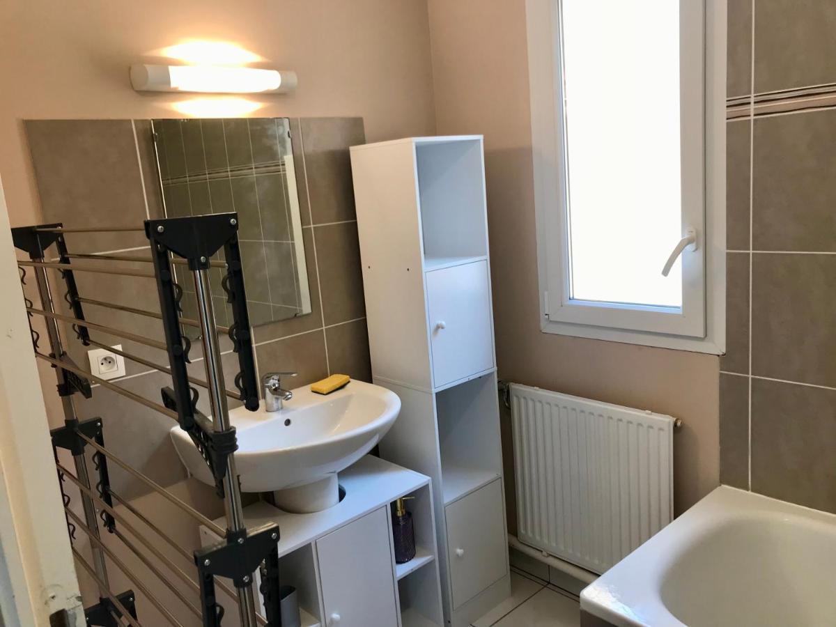 Agréable maison proche Gare avec parking gratuit Le Mans Esterno foto