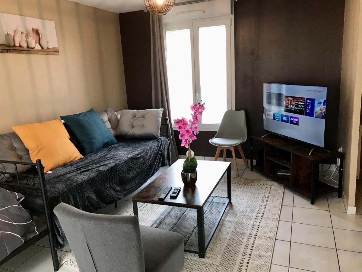 Agréable maison proche Gare avec parking gratuit Le Mans Esterno foto
