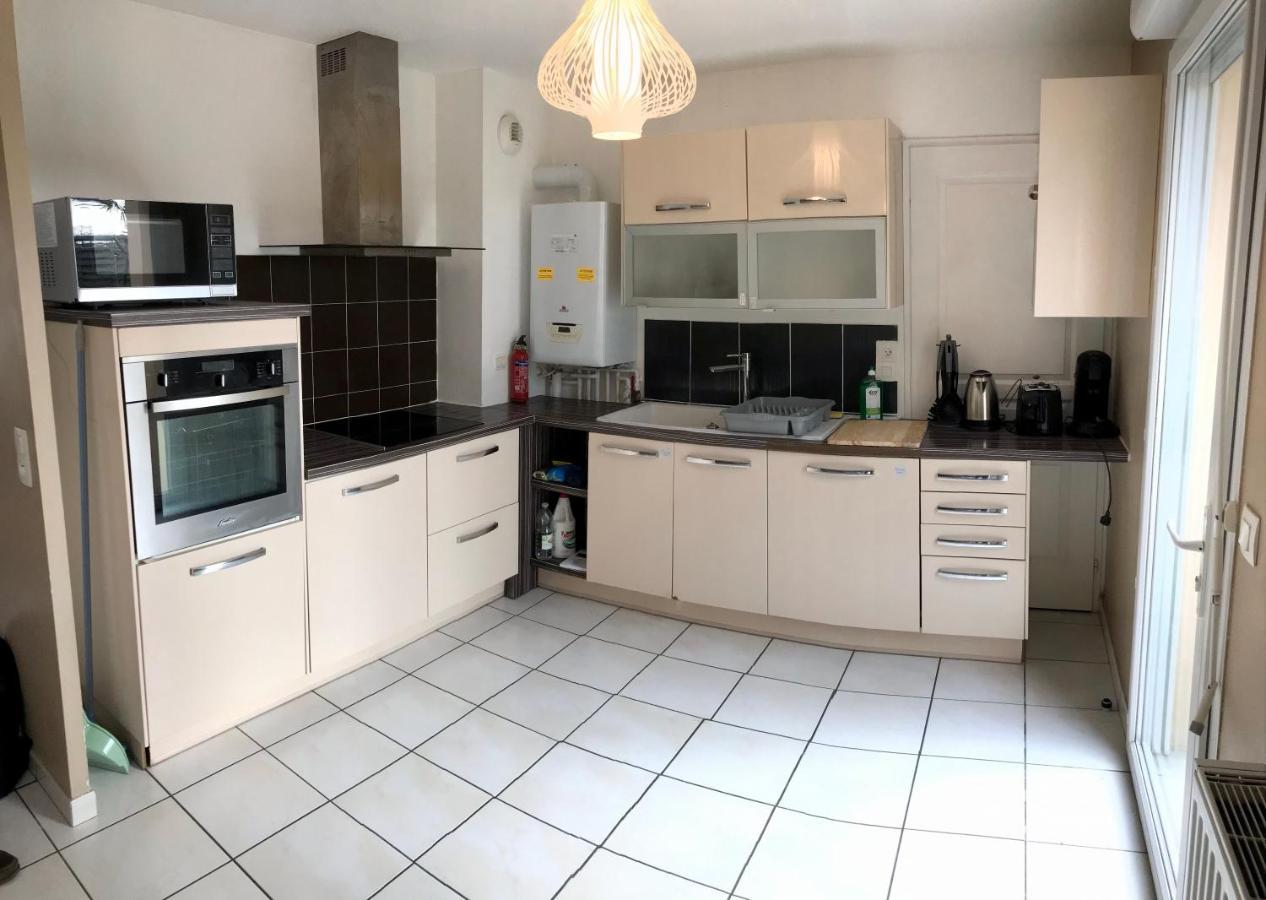 Agréable maison proche Gare avec parking gratuit Le Mans Esterno foto