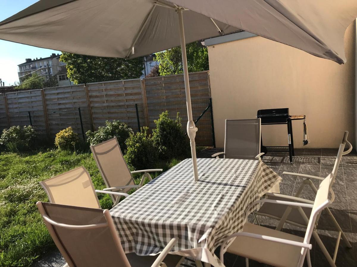 Agréable maison proche Gare avec parking gratuit Le Mans Esterno foto